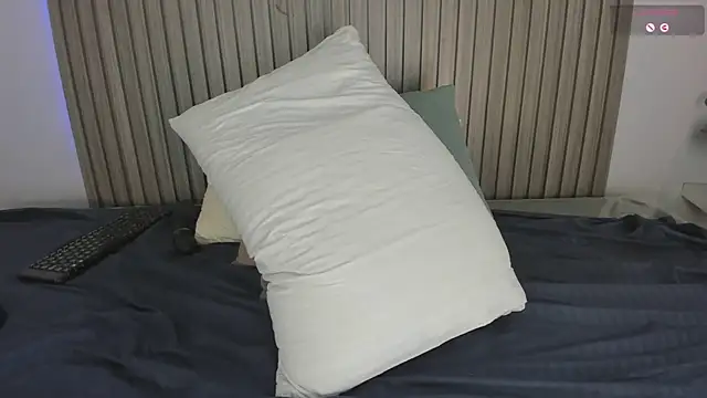 Karlie_moore_'s Live XXX Chat