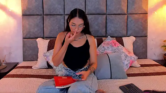 Roseaurora's Live XXX Chat