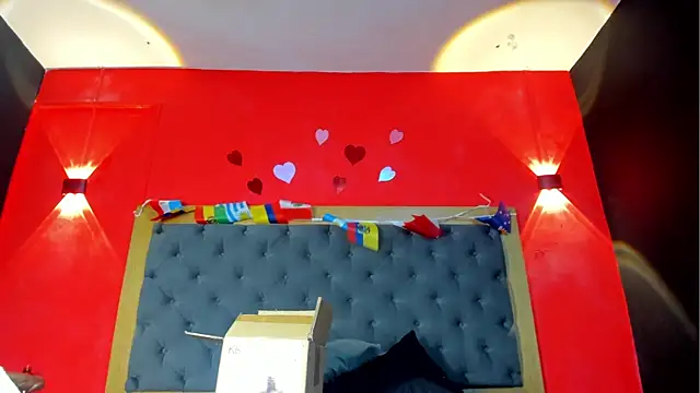 YayaHilton live XXX chat