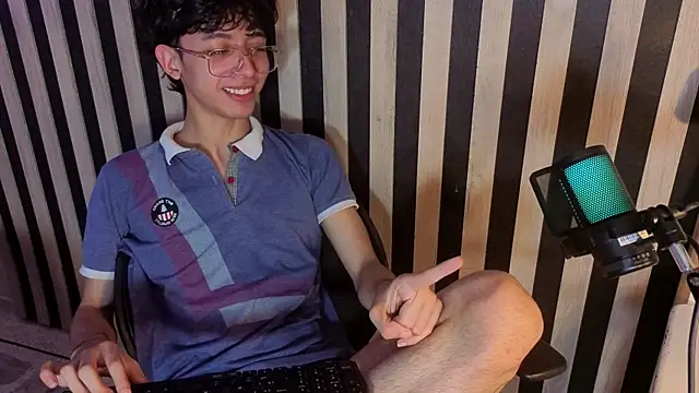 Twink_Sebas7 现场XXX聊天