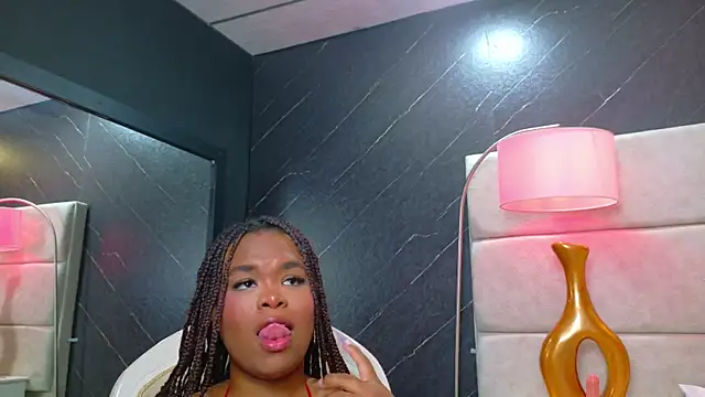 EbonyHenner live XXX chat