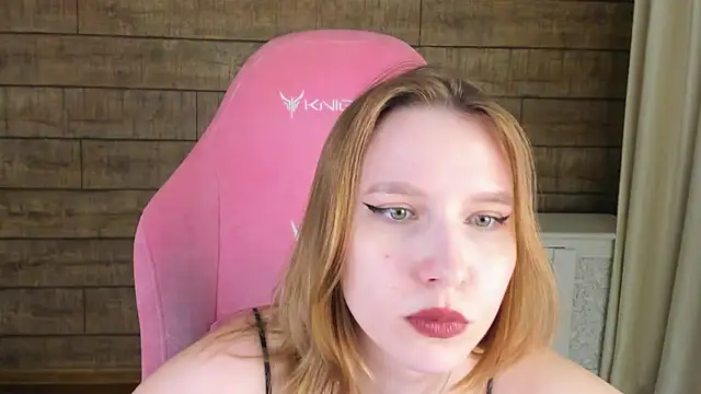 LiliLinn Chat XXX live