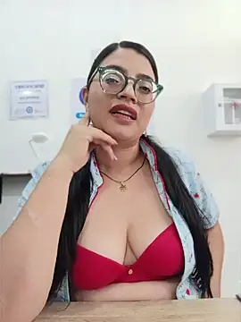 SOFI__10 Adlı Modelin Canlı XXX Sohbeti
