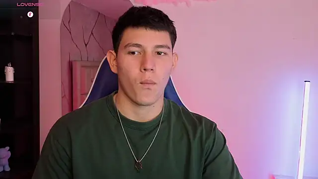 JamesCr_ élő XXX-chatje