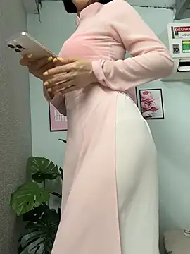Nana-19 Adlı Modelin Canlı XXX Sohbeti