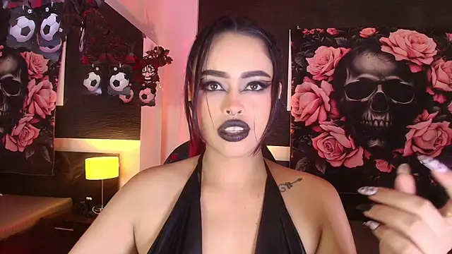EvaaFoxxy1's Live XXX Chat