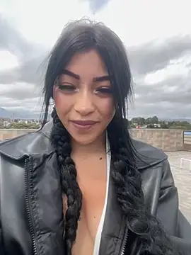 DAKOTA_SAKURA Chat XXX in diretta