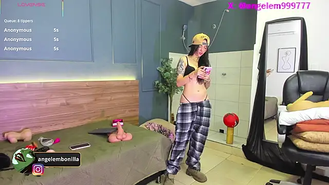 Fallen_Angel999777 Adlı Modelin Canlı XXX Sohbeti