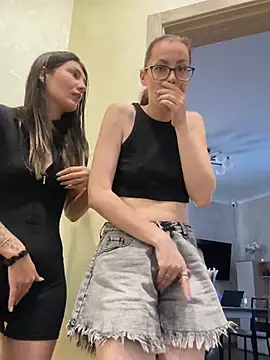 RussianGirls_ 现场XXX聊天
