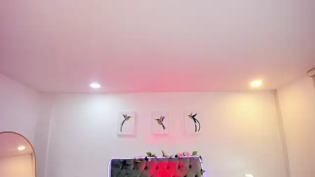 Icysweetcam Adlı Modelin Canlı XXX Sohbeti