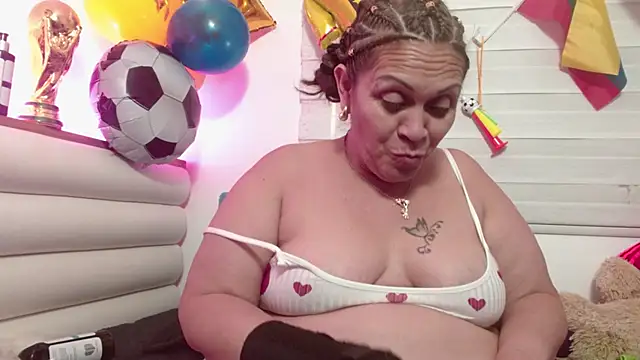 scarlettbooty live XXX chat