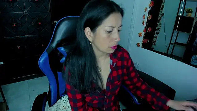 XXX chat uživo modela Megaan_Collins