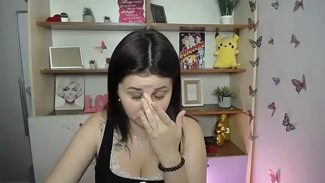 Katrin_kiss_ Adlı Modelin Canlı XXX Sohbeti