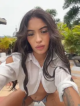 Chat XXX en directo de MystiqueXXX
