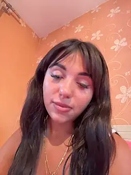 SilkyMira Chat XXX in diretta
