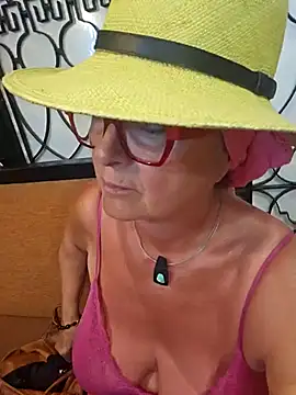Hot-Muci's Live XXX Chat