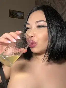 LaaadyDaaamn Chat XXX in diretta