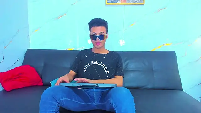 Anthony_little Live XXX-Chat