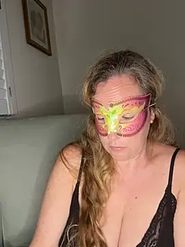 largeboobies30 Live XXX-Chat