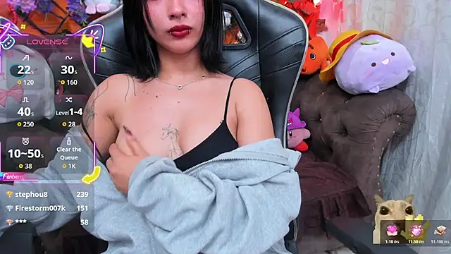 צ'אט XXX בשידור חי של ravenn_20
