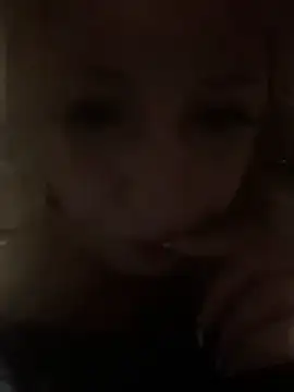 RonnieKiss Adlı Modelin Canlı XXX Sohbeti