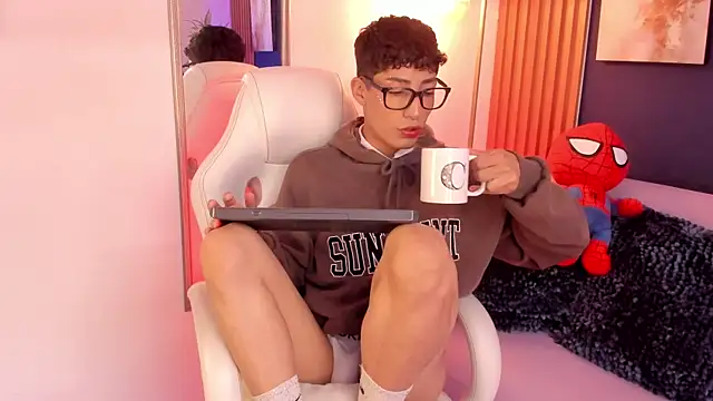 Adann_Scott – Naživo XXX chat