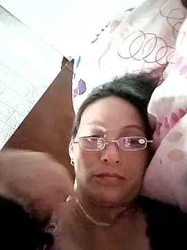 Chatroom XXX en direct de Cucci07