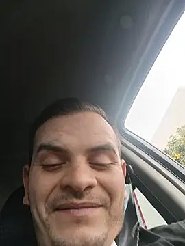 Chat +18 de Edwin_Q ao vivo