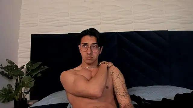 Andy_Joy_ Live XXX-chat