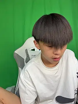 DD-101's Live XXX Chat