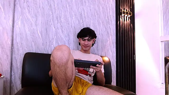Chat +18 de Kevin_Brooks1 ao vivo