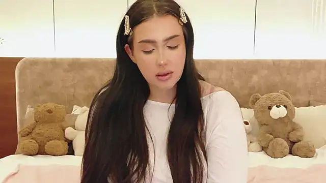 UR_MADDY_ONLINEのライブXXXチャット