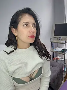 Alysson-- Chat XXX live