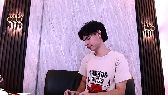 Chat XXX en directo de Kevin_Brooks1