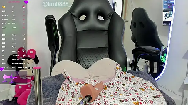 --Kenia Live XXX-Chat