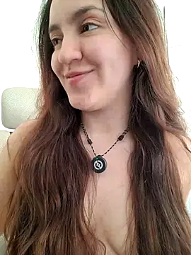 Chat +18 de KattyHotson ao vivo