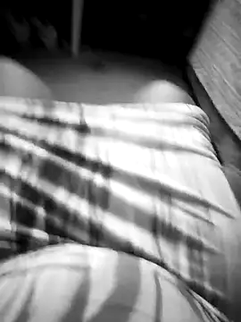 Chat +18 de Lianamhlongo ao vivo
