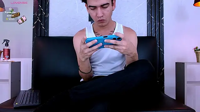 Živý XXX chat Feiccer_Castquer