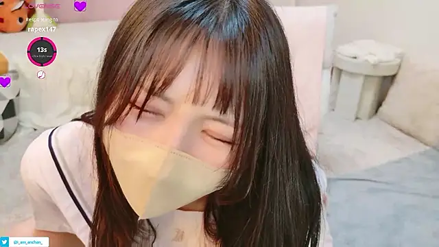 צ'אט XXX בשידור חי של anchan_