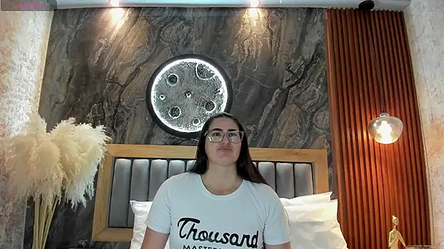 XXX chat uživo modela BellaPeers_