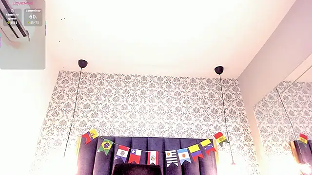 Kendra-Rousee live XXX chat