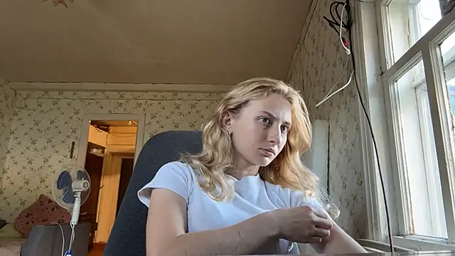 LisaBam XXX чат на живо