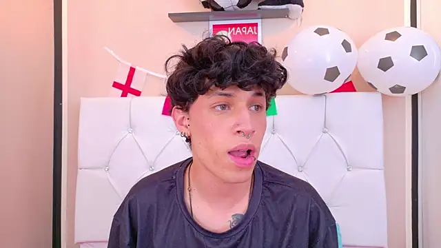 Axel__Evans élő XXX-chatje