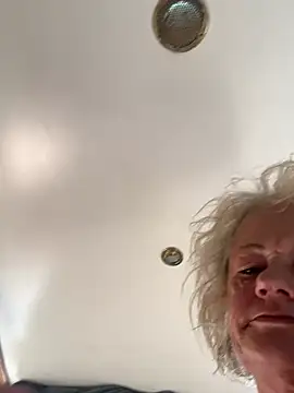 Chat +18 de ladyboatlady ao vivo