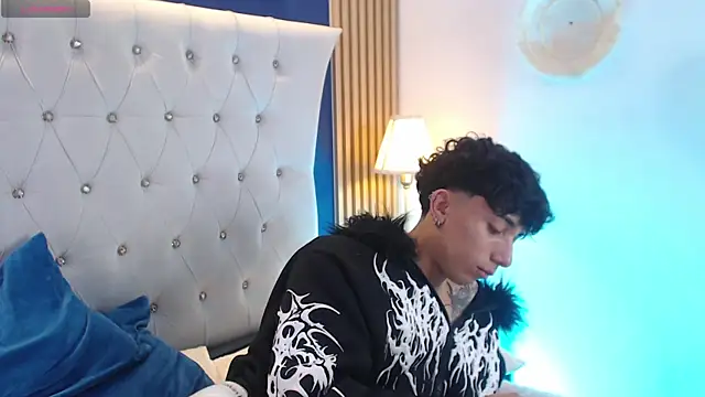 Aiden_Rivers_ live XXX chat