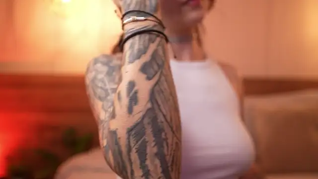 Chat +18 de Charlotte_Rossee ao vivo