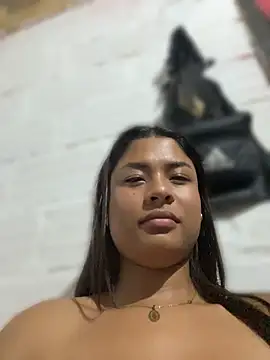 Romie_rous Chat XXX in diretta