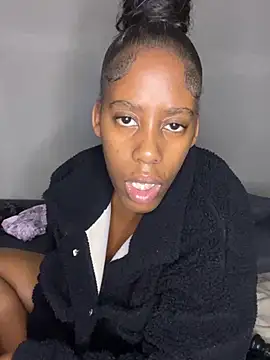 Chat XXX Live petite_bee