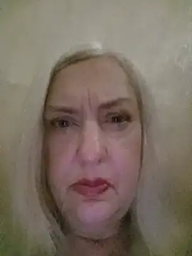 XXX chat uživo modela Julia20X
