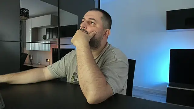 Chat +18 de DravenPeak ao vivo